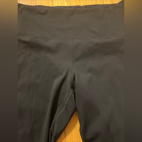 LuluLemon Black 7/8 Legging with Pockets - Picture 4 of 8